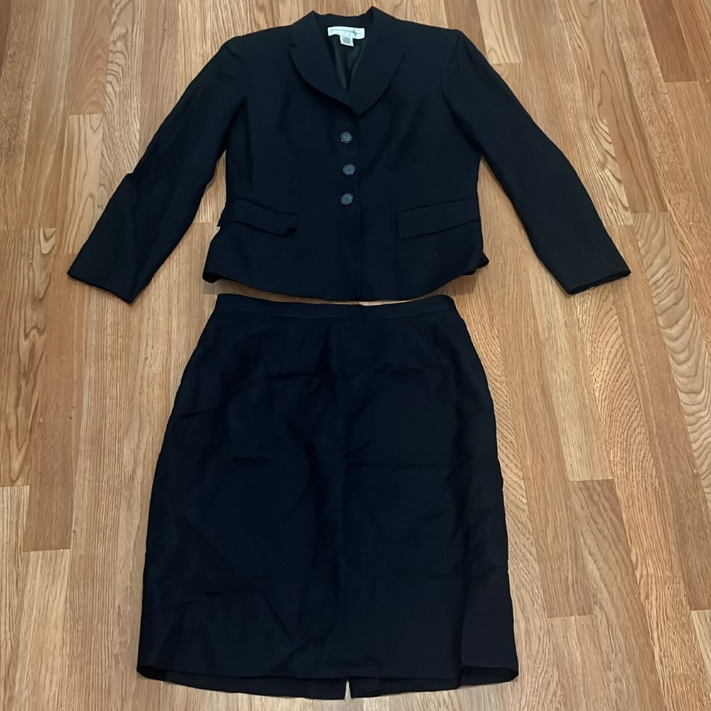 Jones New York  Skirt Jacket Suit Set of 2 Sz 10